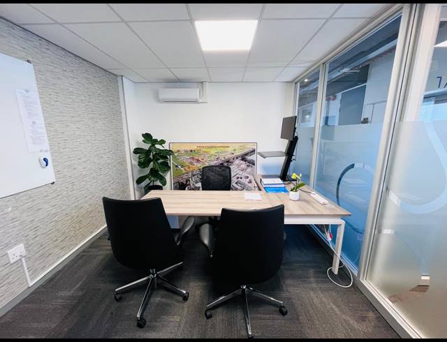1,348M² OFFICE TO LET IN VORNA VALLEY